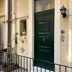 Ciuriciuri Storico Nel Centro Di , Aeroporto di Catania Fontana Rossa Italia