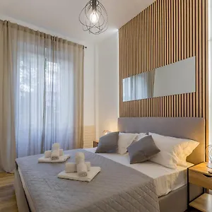 Imperium House - Con Giardino Privato, 3 Minuti Da Metro Piazza Bologna, A-c, , Roma Italia